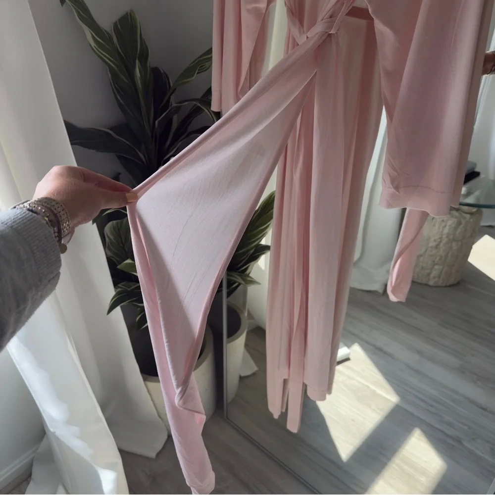 Elegant Pink Women's Robe - Picture 6 of 8